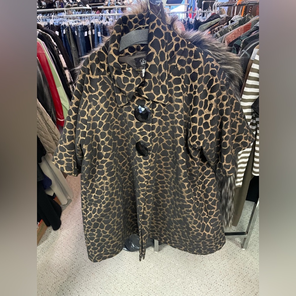 🤎Anthropologies Luii M Leopard Print Big Button Coat